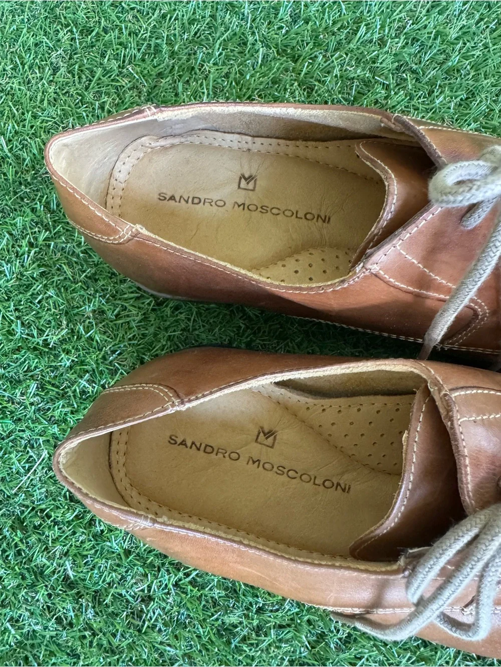 Sandro Moscoloni Tan Leather Lace-Up Oxfords